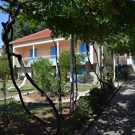 Apartment Morovic *